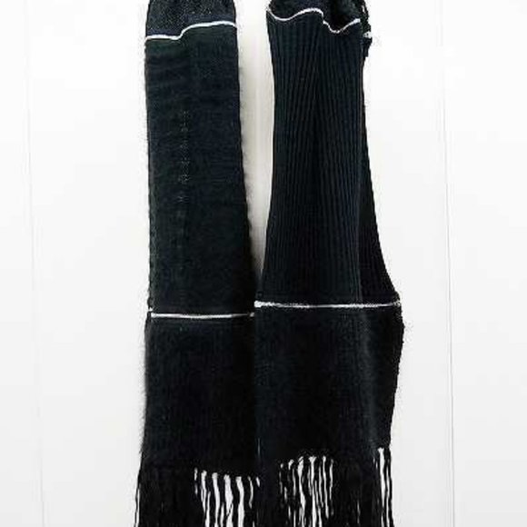 CHANEL Camelia With zipper Switching Long Muffler - Picture 1 of 3